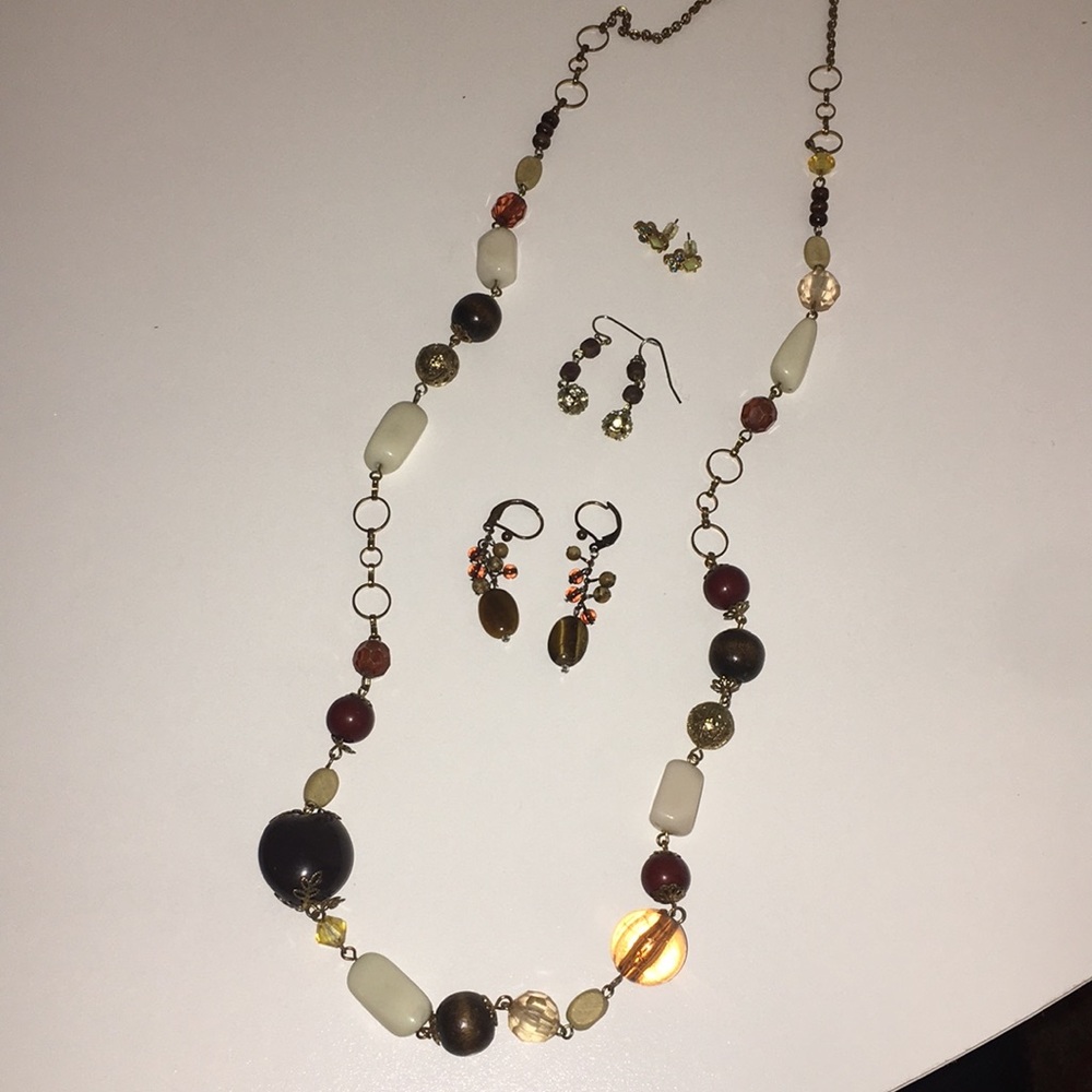 Necklace and earring bundle